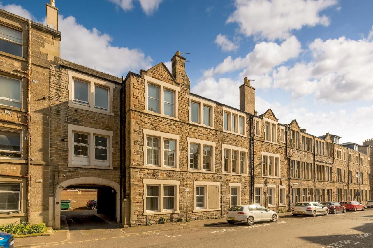 Ferienwohnung Pass The Keys Stunning 3 Bed Loft Style Apt With Free Parking Edinburgh Exterior foto