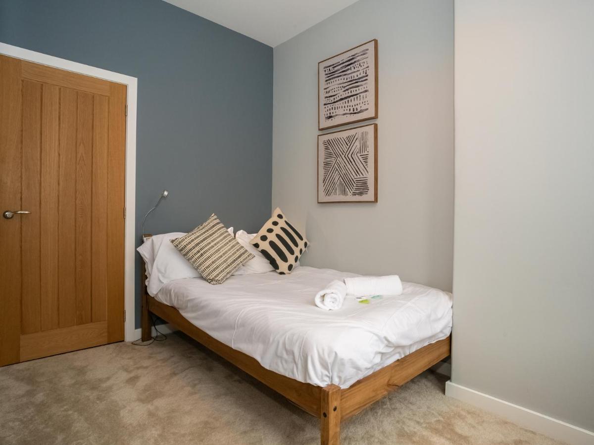 Pass The Keys Stunning 3 Bed Loft Style Apt With Free Parking EDI Exterior foto