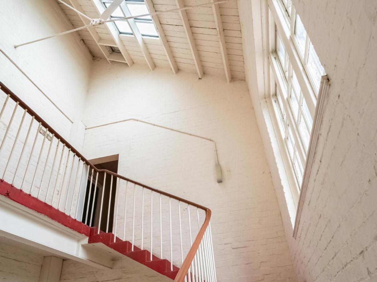 Pass The Keys Stunning 3 Bed Loft Style Apt With Free Parking EDI Exterior foto