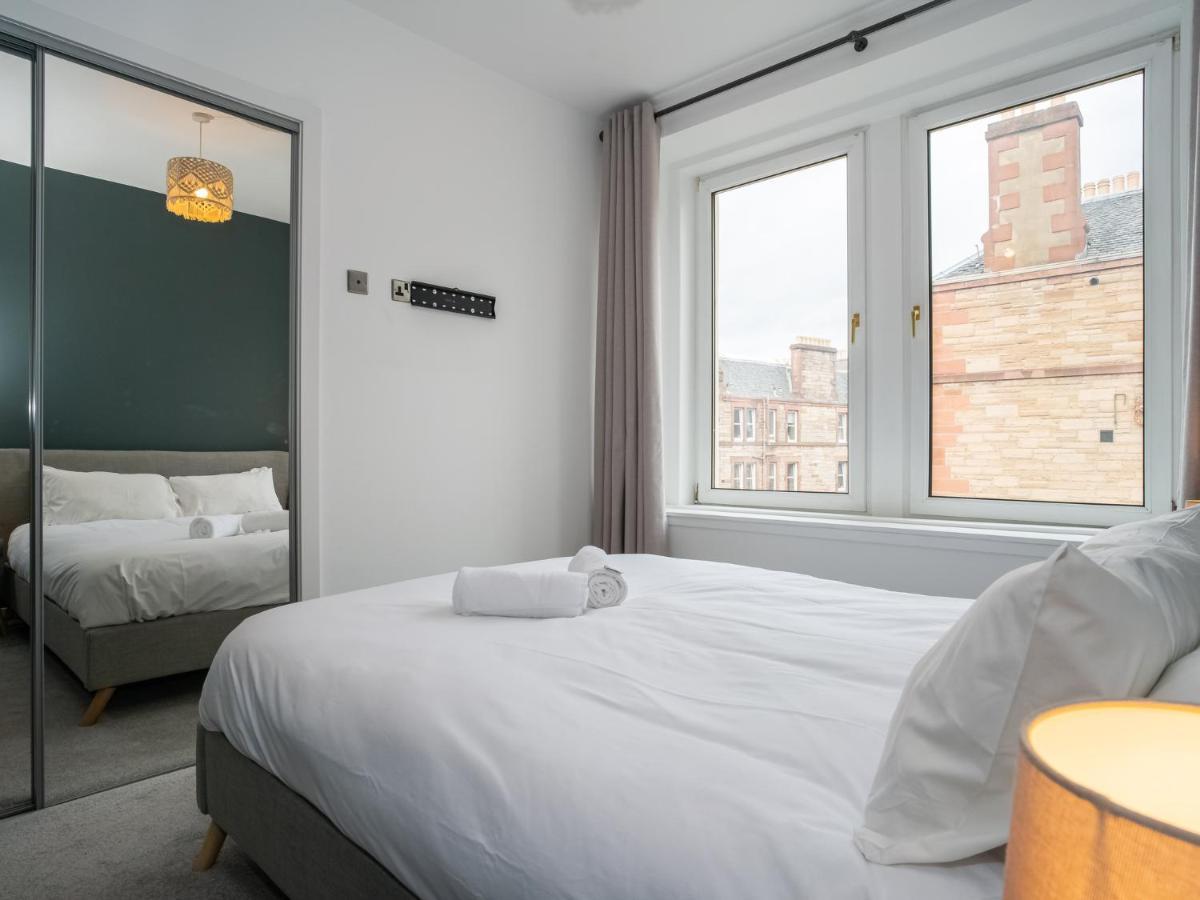 Pass The Keys Stunning 3 Bed Loft Style Apt With Free Parking EDI Exterior foto