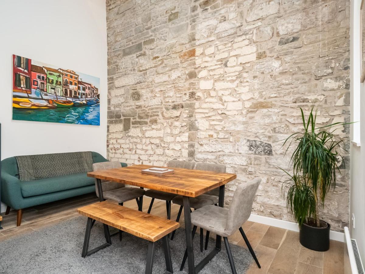 Pass The Keys Stunning 3 Bed Loft Style Apt With Free Parking EDI Exterior foto